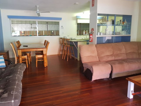 Arcadia Beach Guest House And Car Hire - Sunshine Coast Tourism 17