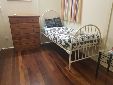 Arcadia Beach Guest House And Car Hire - Sunshine Coast Tourism 9