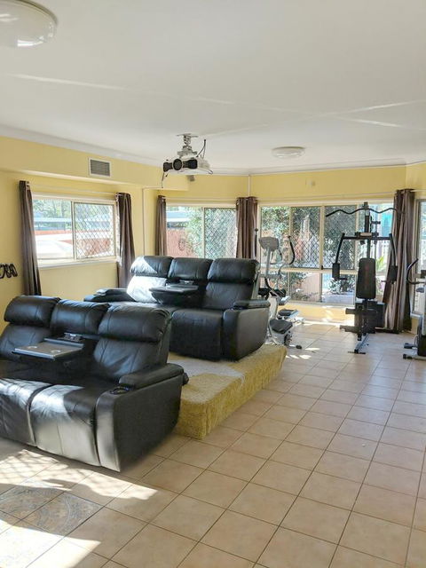 Waterfront At White Patch - Holiday Sunshine Coast 4