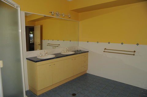 Waterfront At White Patch - Holiday Sunshine Coast 20
