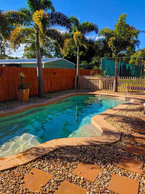 Waterfront At White Patch - Holiday Sunshine Coast 3