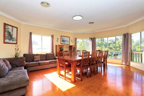 Waterfront At White Patch - Holiday Sunshine Coast 27