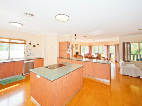 Waterfront At White Patch - Holiday Sunshine Coast 14
