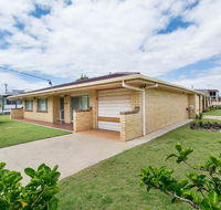 Lowset Sweetie Central to Everything - Partridge St Bongaree - Holiday Sunshine Coast