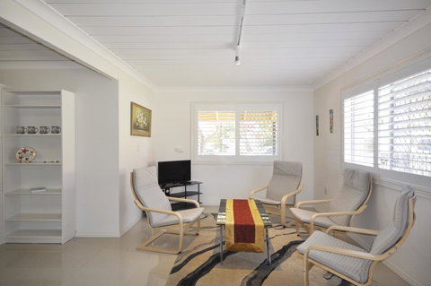 Ocean Wave - Sunshine Coast Tourism 10