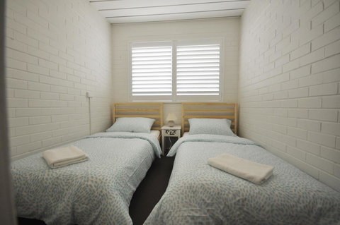 Ocean Wave - Sunshine Coast Tourism 15