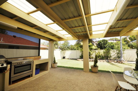 Ocean Wave - Sunshine Coast Tourism 17