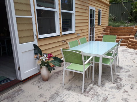 Retro Beach Flat - Sunshine Coast Tourism 0