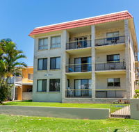 Enjoy the sea breezes from the balcony - Boyd St Woorim - Holiday Sunshine Coast