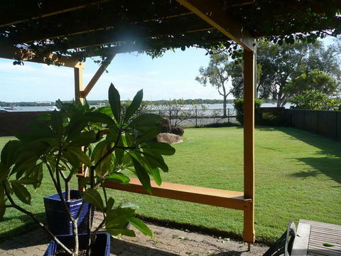 The Gums Anchorage - Sunshine Coast Tourism 21