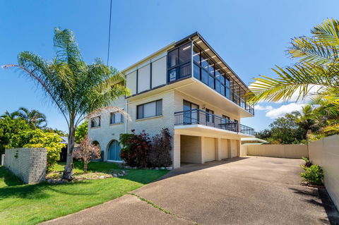 Spacious Unit Overlooking Moreton Bay - Boyd St, Woorim - Sunshine Coast Tourism 6