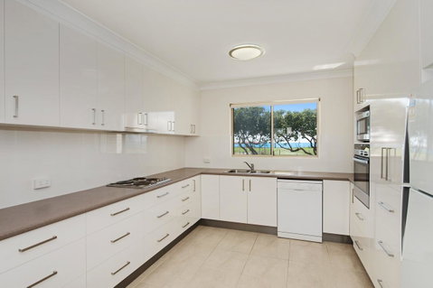 Walk To Surf Beach - Ground Floor Apartment - Bribie Horizons Boyd St, Woorim - Sunshine Coast Tourism 4