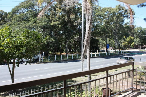 Close To Surf Beach, Surf Club, Hotel And Shops - Boyd St, Woorim - Sunshine Coast Tourism 5