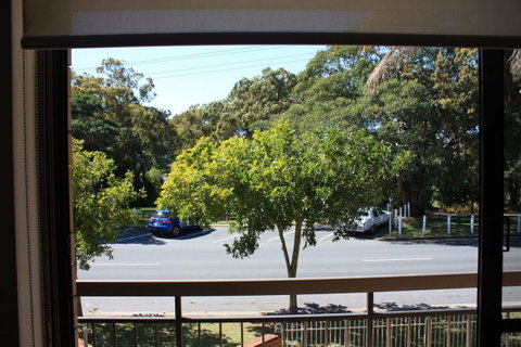 Close To Surf Beach, Surf Club, Hotel And Shops - Boyd St, Woorim - Sunshine Coast Tourism 1