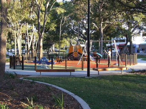 Close To Surf Beach, Surf Club, Hotel And Shops - Boyd St, Woorim - Sunshine Coast Tourism 7