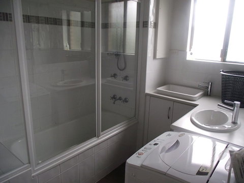 Close To Surf Beach, Surf Club, Hotel And Shops - Boyd St, Woorim - Sunshine Coast Tourism 12