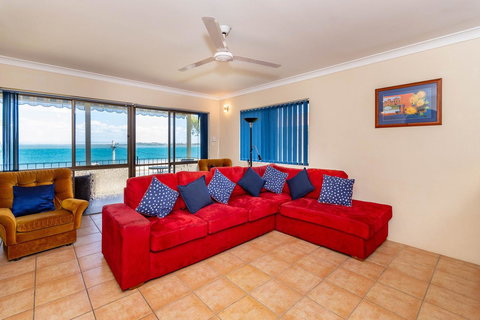 Fantastic Views From This Top Floor Unit! - Holiday Sunshine Coast 0