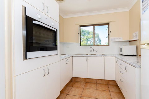 Fantastic Views From This Top Floor Unit! - Holiday Sunshine Coast 13