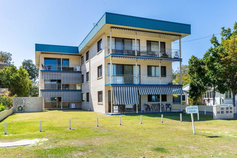 Fantastic Views From This Top Floor Unit! - Holiday Sunshine Coast 1