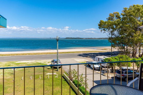 Fantastic Views From This Top Floor Unit! - Holiday Sunshine Coast 4