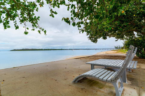 Fishing And Swimming At Your Doorstep - Sylvan Beach Esp, Bellara - Sunshine Coast Tourism 1