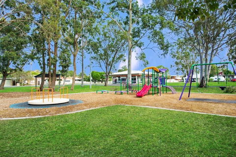 Fishing And Swimming At Your Doorstep - Sylvan Beach Esp, Bellara - Sunshine Coast Tourism 12