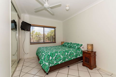 Waterfront Views From Private Rooftop Balcony - Bayview South Esp, Bongaree - Holiday Sunshine Coast 11