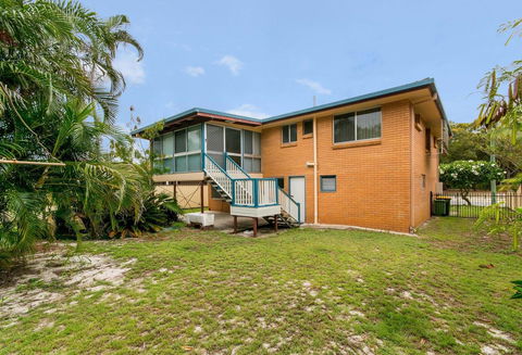 Short Stroll To Surf Beach - North Street, Woorim - Sunshine Coast Tourism 16
