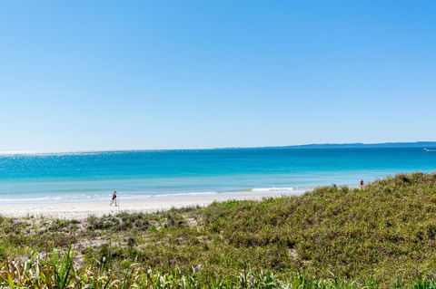 Short Stroll To Surf Beach - North Street, Woorim - Sunshine Coast Tourism 8