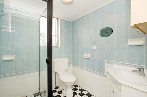 Huge Top Floor Unit Across The Road....Waterfront!! - Holiday Sunshine Coast 9
