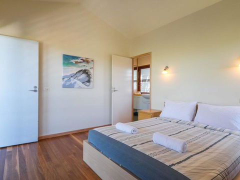Laguna House - Holiday Sunshine Coast 7