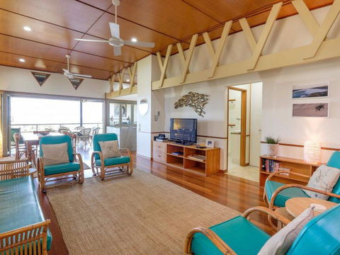 Claytons 1 By Discover Stradbroke - Sunshine Coast Tourism 3