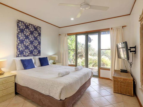 Claytons 1 By Discover Stradbroke - Sunshine Coast Tourism 4