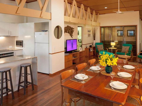 Claytons 1 By Discover Stradbroke - Sunshine Coast Tourism 0