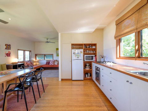 Eddies Place - Holiday Sunshine Coast 4