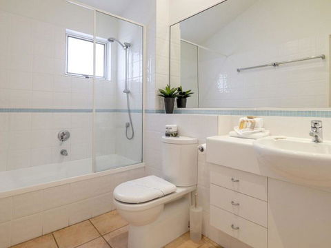 Beachies 3 - Sunshine Coast Tourism 12