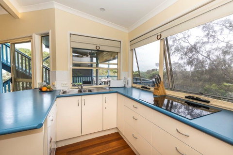 Blue House - Sunshine Coast Tourism 15