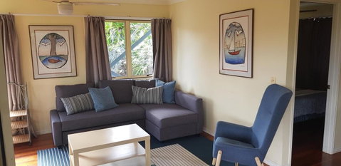Blue House - Sunshine Coast Tourism 7