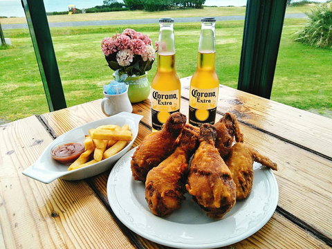 Baudins Accommodation And Restaurant - Holiday Sunshine Coast 4