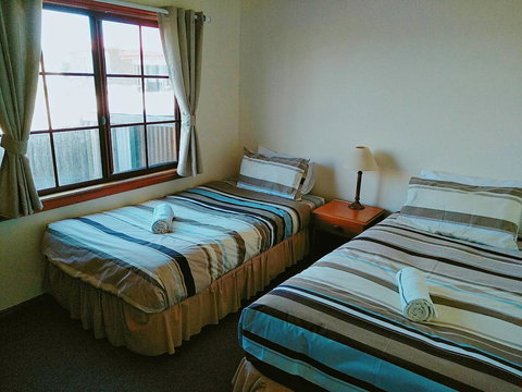 Baudins Accommodation And Restaurant - Holiday Sunshine Coast 12