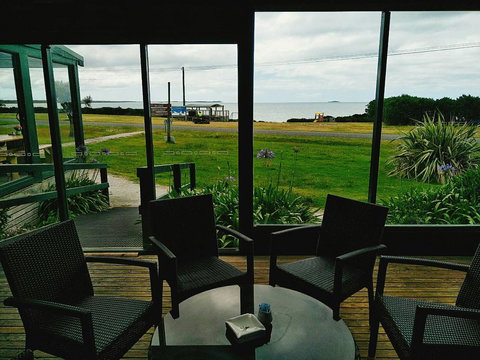 Baudins Accommodation And Restaurant - Holiday Sunshine Coast 24