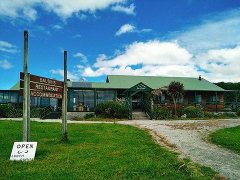 Baudins Accommodation And Restaurant - Holiday Sunshine Coast 27
