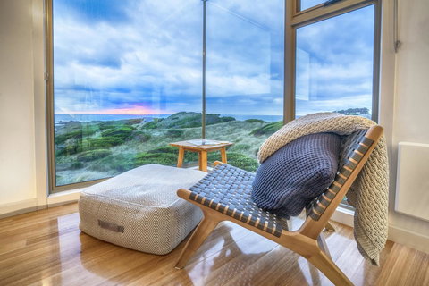 Porky Beach Retreat - King Island Escapes - Sunshine Coast Tourism 4