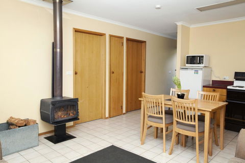 Bruny Island Escapes And Hotel Bruny - Sunshine Coast Tourism 13