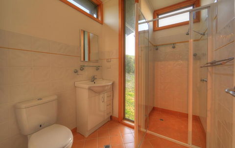 Bruny Island Escapes And Hotel Bruny - Sunshine Coast Tourism 3