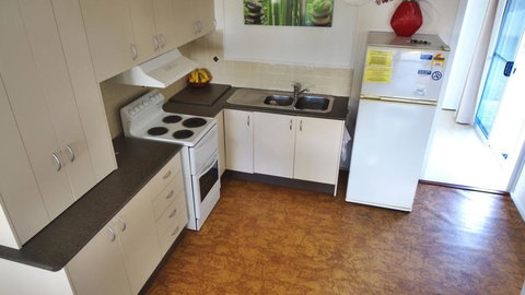 'AFRAME Tarcoola Cottage' 29 The Parade, North Haven - Holiday Sunshine Coast 3