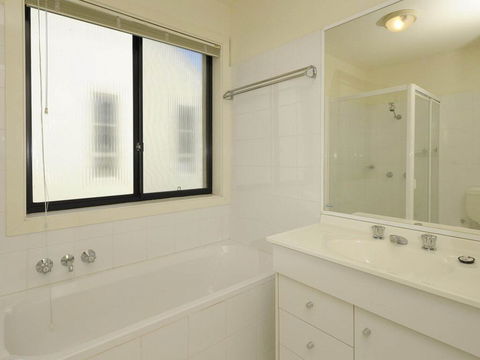 'Bagnall Views' 2/161 Government Rd - Stylish & Modern Duplex Across The Road To The Waters Edge - Holiday Sunshine Coast 1