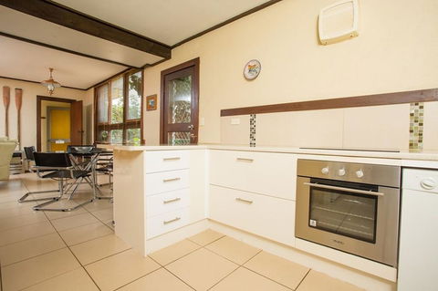 'Banksia 7' Marine Parade - Sunshine Coast Tourism 2