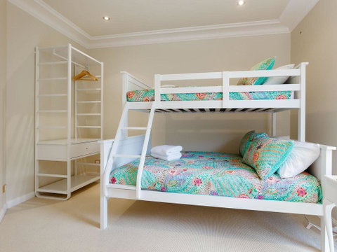 'Baylife Villa' 4a Warruga St - Large Home With WIFI, Netflix, Aircon, Linen & Spectacular Views - Holiday Sunshine Coast 1