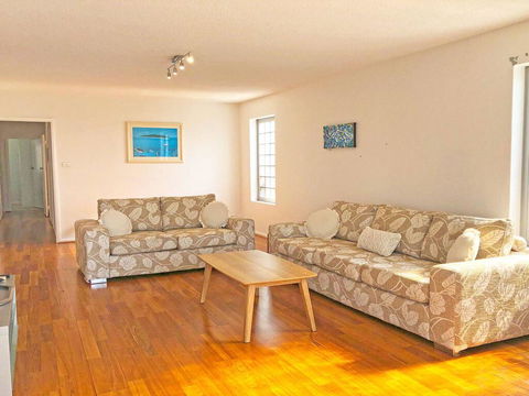 'Mooring One Downstairs', 23 Shoal Bay Rd - Fantastic Ground Floor Duplex With Views, WIFI And Air Conditioning - Sunshine Coast Tourism 1